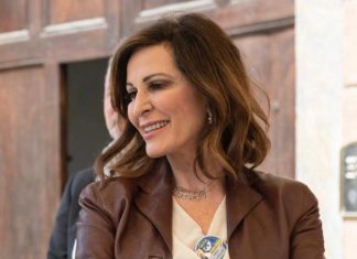 Conte vuole fare un patto con le opposizioni per salvare la Poltrona