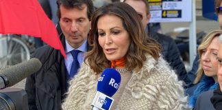 MORRA DIMETTITI! Non c’è limite alla vergogna…