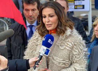 MORRA DIMETTITI! Non c’è limite alla vergogna…